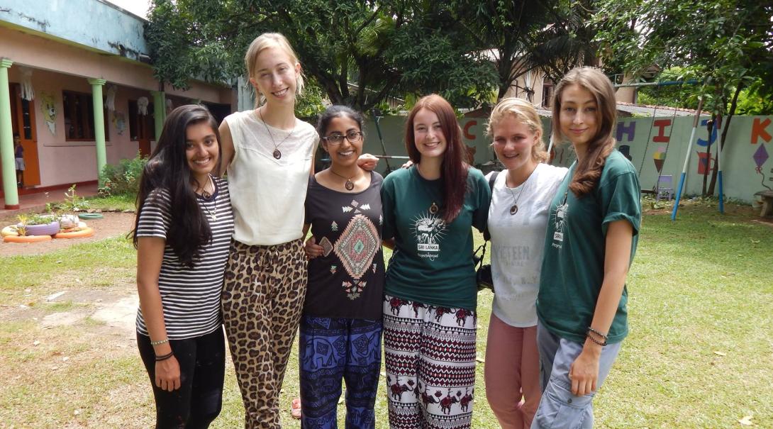 Volunteers get together for a group photo on the last day of their trip. Projects Abroad volunteers on the Alternative Schoolies take a group photo in Sri Lanka.